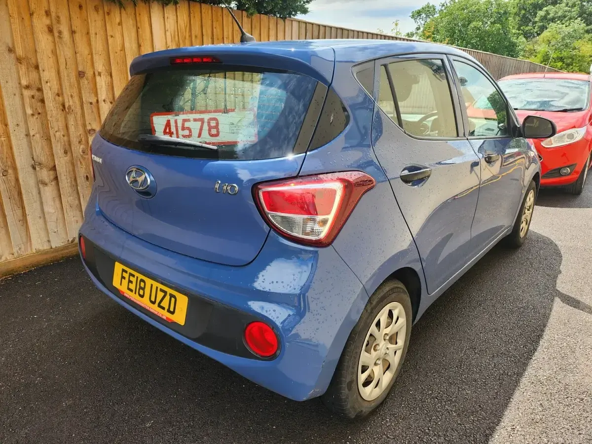 Used Hyundai i10 67 HP (49 kW) 2018 Blue Hatchback