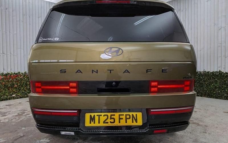 Used Hyundai Santa Fe 253 HP (186 kW) 2025 SUV