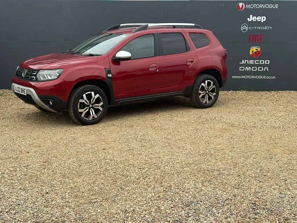 Used Dacia Duster Prestige 100 HP (73 kW) 2022 Fusion red Estate