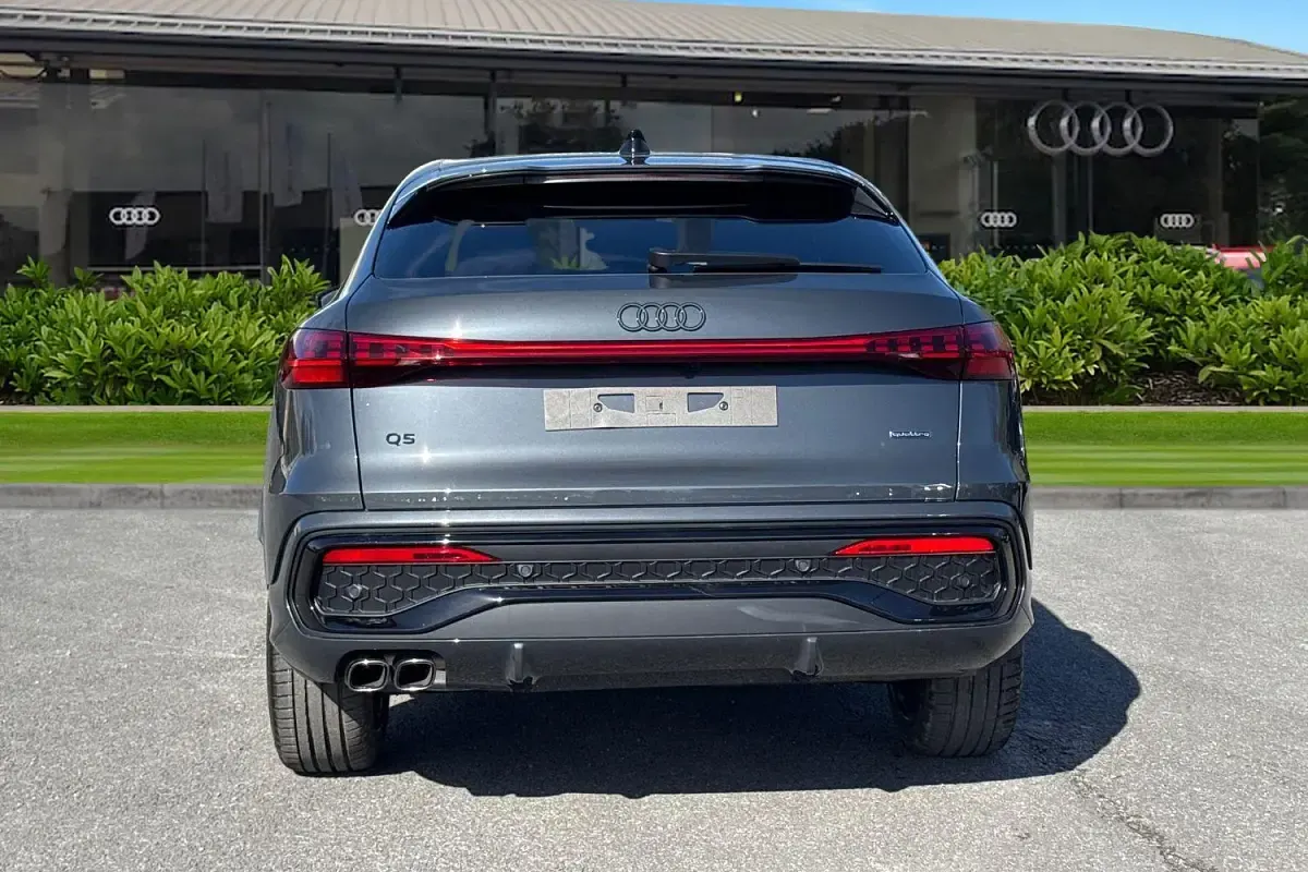 New Audi Q5 Sportback Advanced 204 HP (150 kW) 2026 Grey SUV