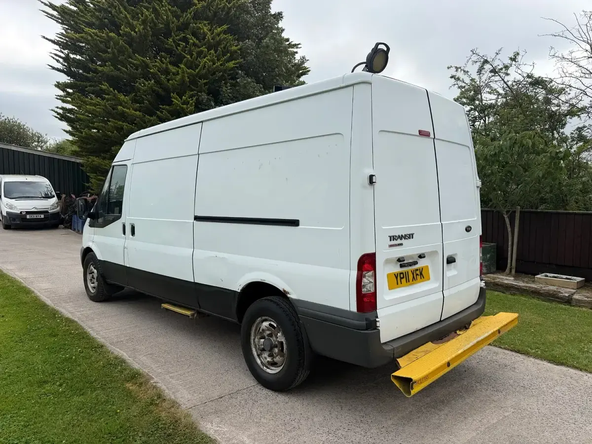 Used Ford Transit 115 HP (84 kW) 2011 White Van
