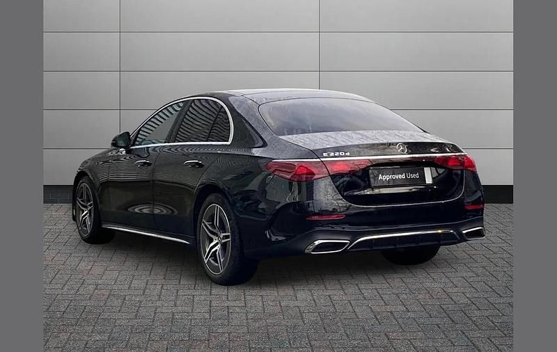 Begagnad Mercedes E220 Advanced 194 HK (142 kW) 2024 Svart Sedan