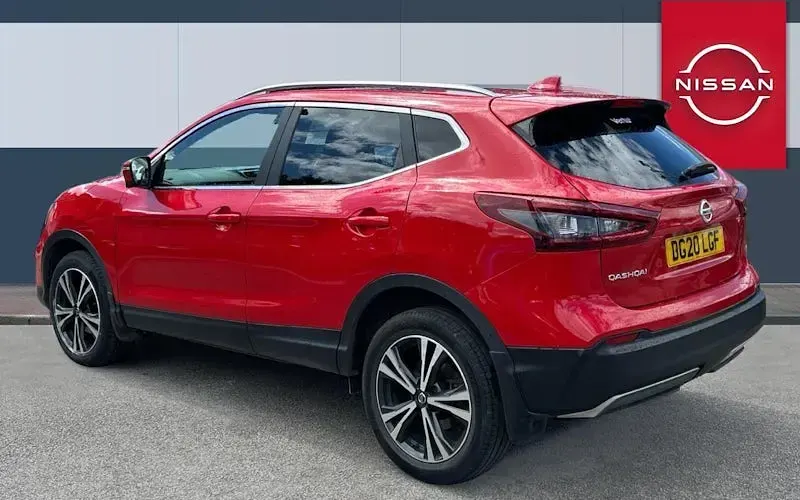 Used Nissan Qashqai N-Connecta 140 HP (102 kW) 2020 Red SUV