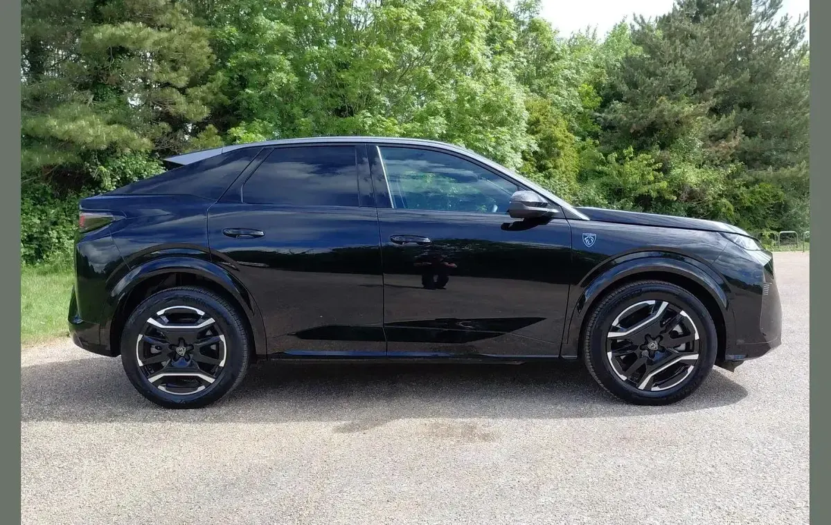 Used Peugeot e-3008 GTi 156 kW (213 HP) 2025 Black SUV