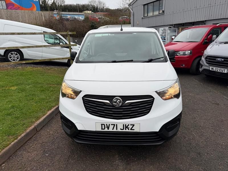 Used Vauxhall Combo 100 HP (73 kW) 2021 White Van