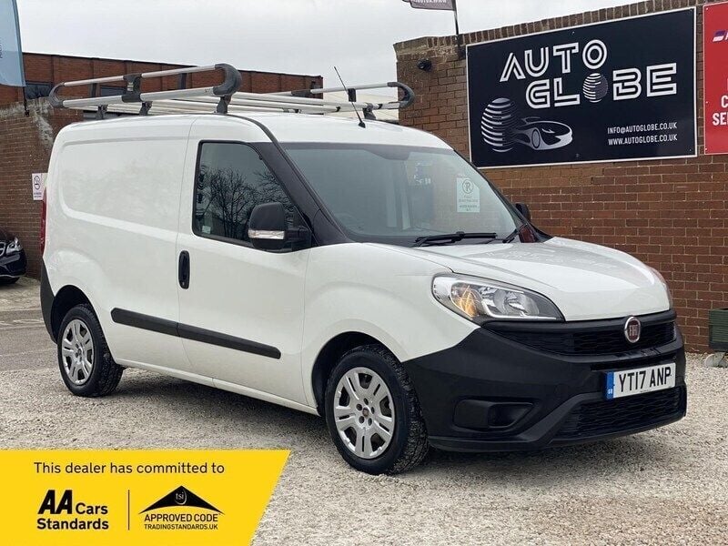 White Used 2017 Fiat Doblò MPV | £6,990 (Fair price) - Image 1/3
