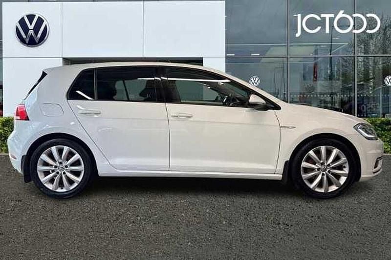 Used VW Golf VIII Edition 130 HP (95 kW) 2020 White Hatchback