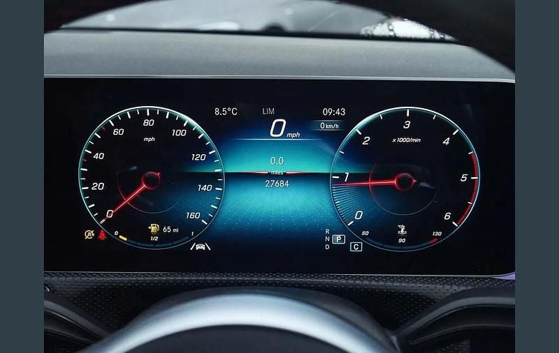 Used Mercedes A180 AMG Line Premium 113 HP (83 kW) 2019 Silver Sedan