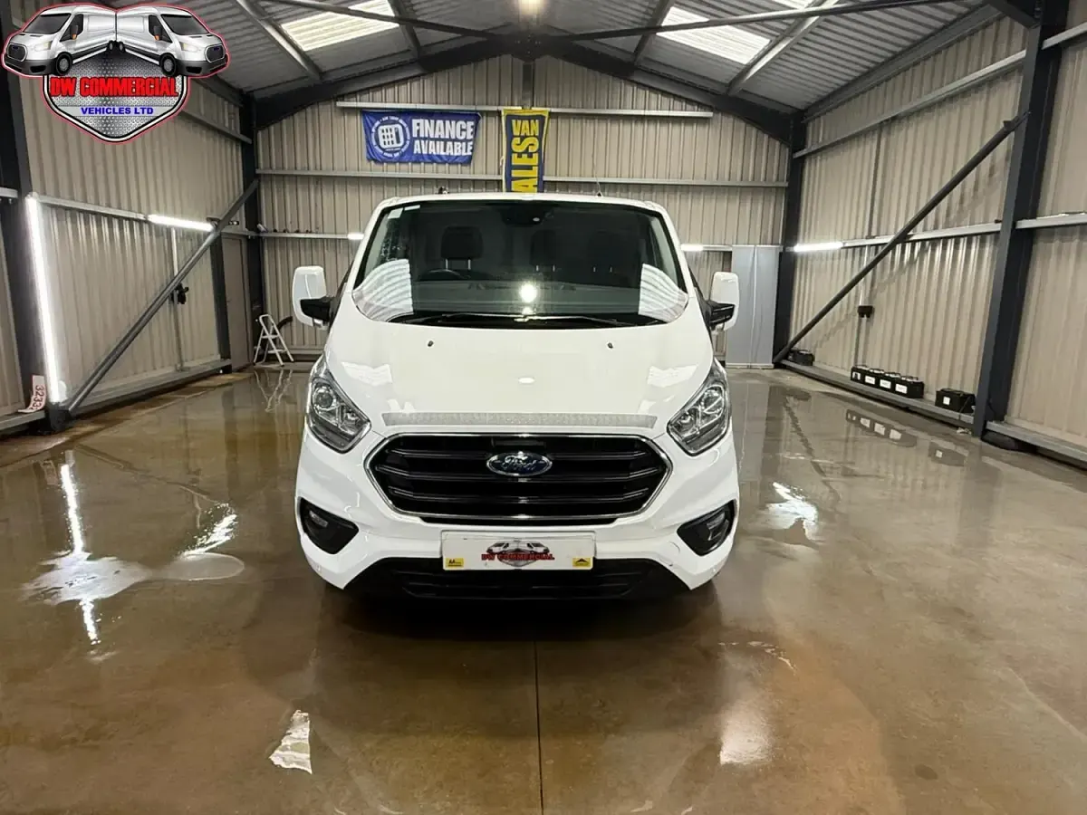 Used Ford Transit Custom Limited 130 HP (95 kW) 2021 White Van