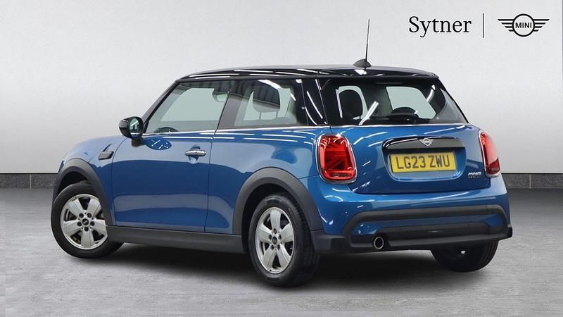Usado Mini Cooper Classic 134 HP (98 kW) 2023 Azul Citadino