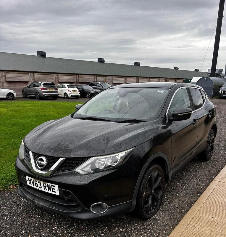 Black Used 2014 Nissan Qashqai Acenta Premium SUV | £2,295 - Image 1/4