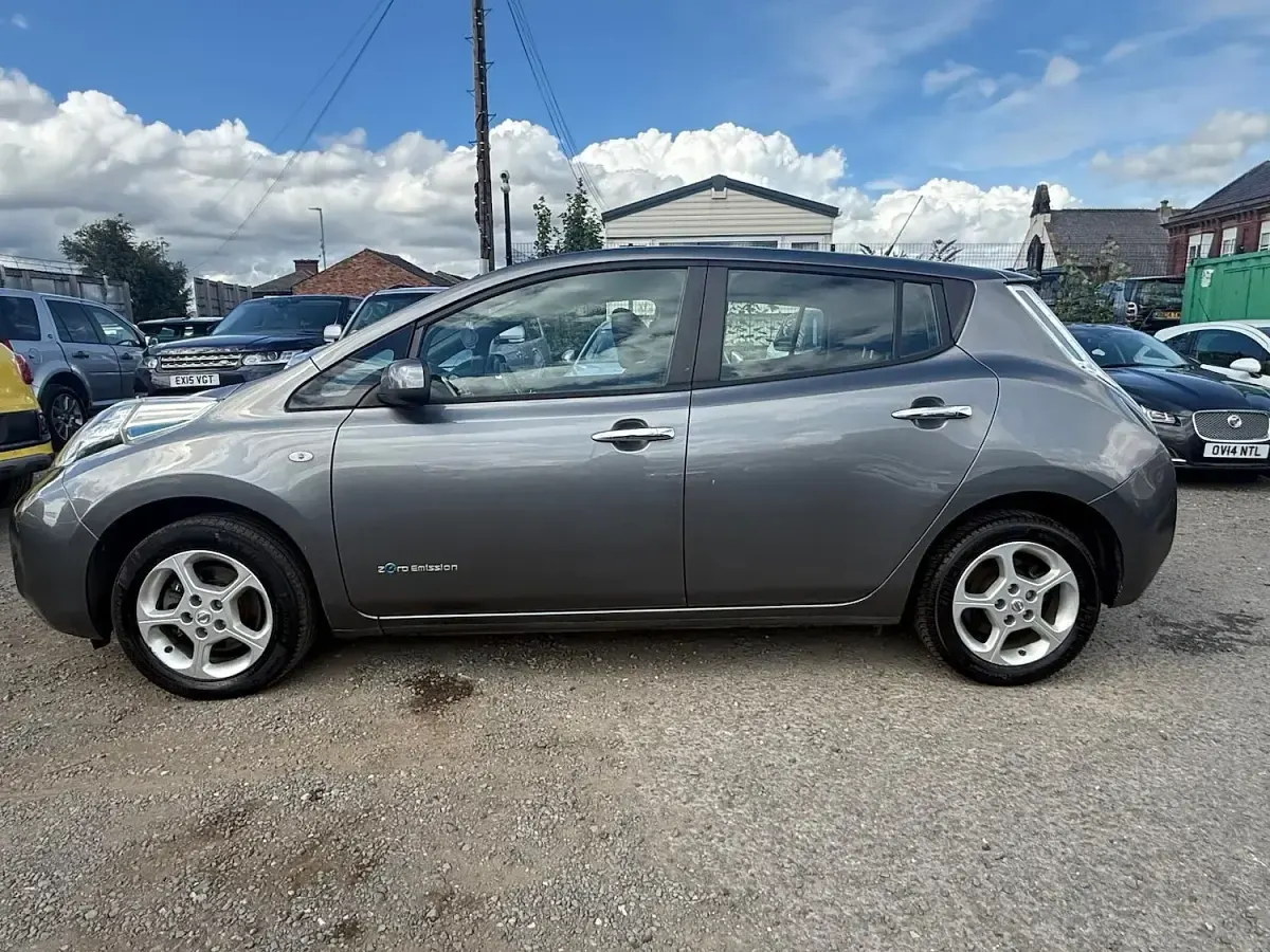 Used Nissan Leaf Acenta 80 kW (109 HP) 2017 Grey Hatchback