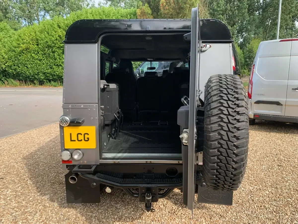 Used Land Rover Defender 120 HP (88 kW) 2012 Grey Estate