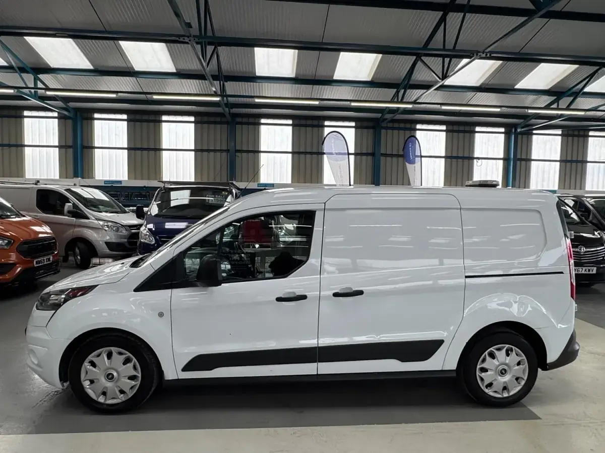 Second-hand Ford Transit Connect Trend 100 CP (73 kW) 2017 Alb Monovolum