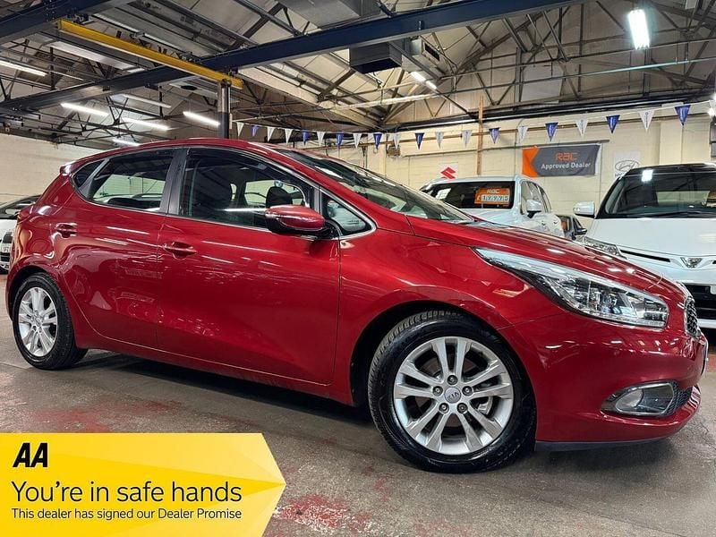 Red Used 2013 Kia Ceed 2 Hatchback | £2,989 (Good price) - Image 1/4