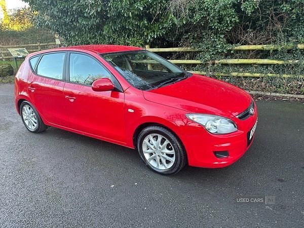 Red Used 2010 Hyundai i30 Comfort Hatchback | £2,795 (Fair price) - Image 1/4