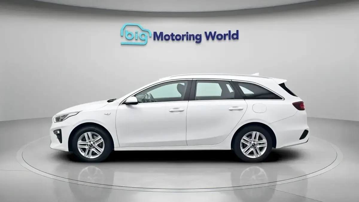 Used Kia Ceed 2020 White Hatchback