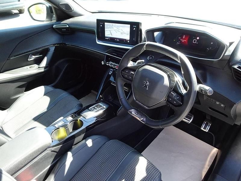 Begagnad Peugeot 2008 GT 2023 Vit SUV