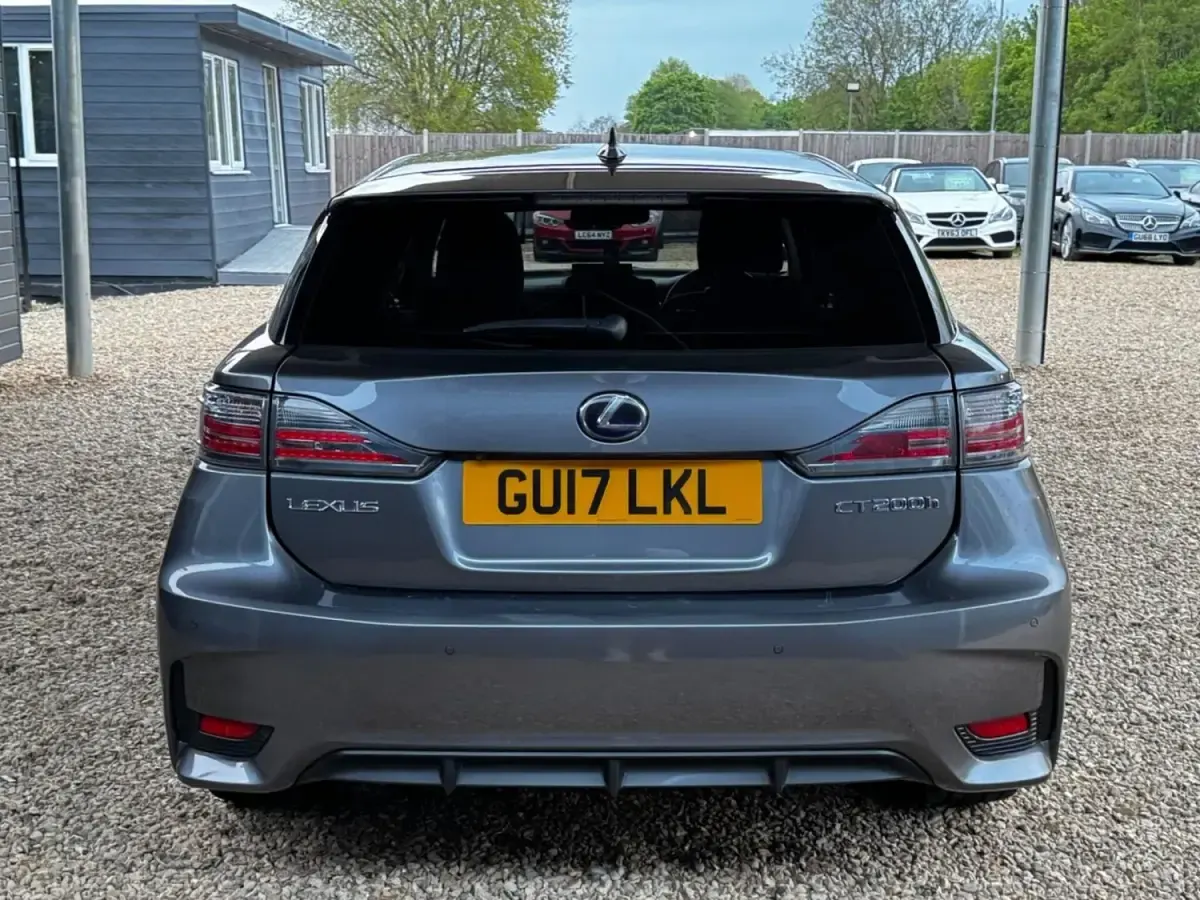 Used Lexus CT200h 134 HP (98 kW) 2017 Grey Hatchback