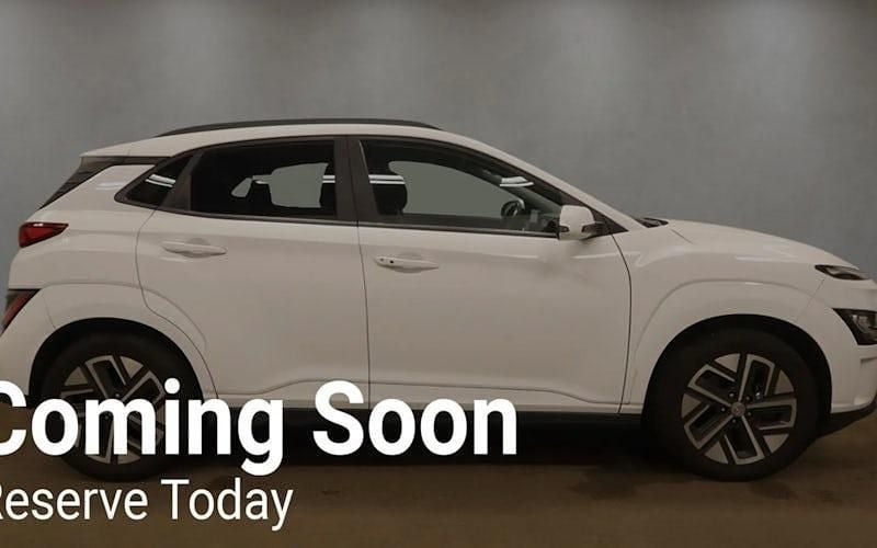 Used Hyundai Kona Premium 100 kW (136 HP) 2022 White SUV
