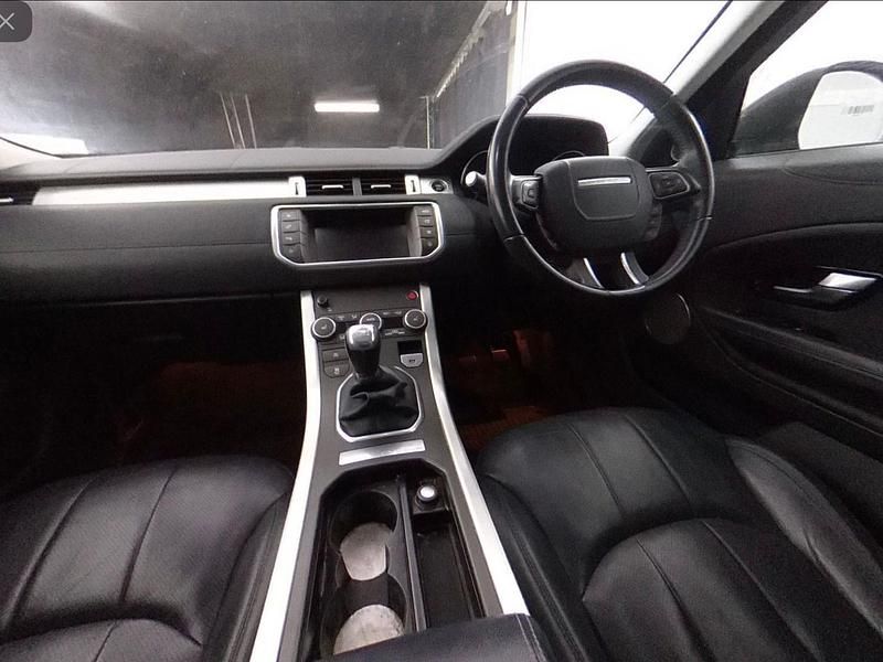 Used Land Rover Range Rover evoque SE 150 HP (110 kW) 2017 Black Estate