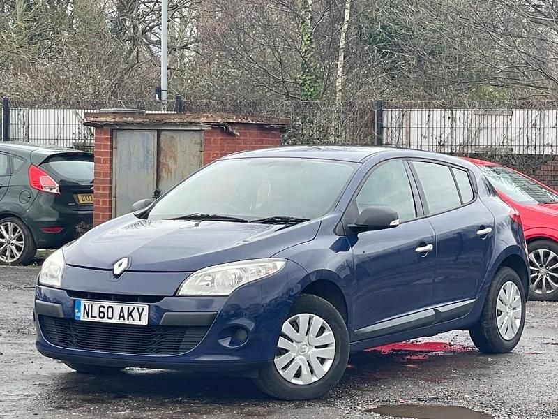 Used Renault Mégane III 110 HP (80 kW) 2011 Blue Hatchback