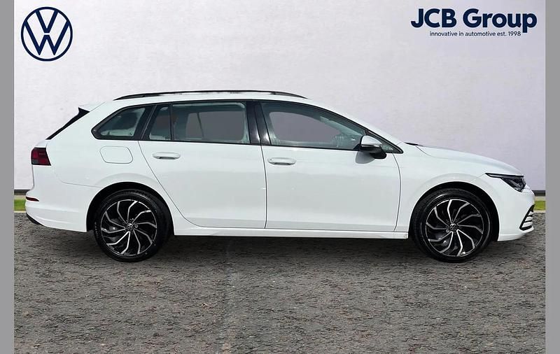 Used VW Golf VIII Life 110 HP (80 kW) 2021 White Estate