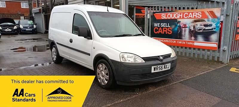 White Used 2006 Vauxhall Combo Van | £1,495 (Fair price) - Image 1/4
