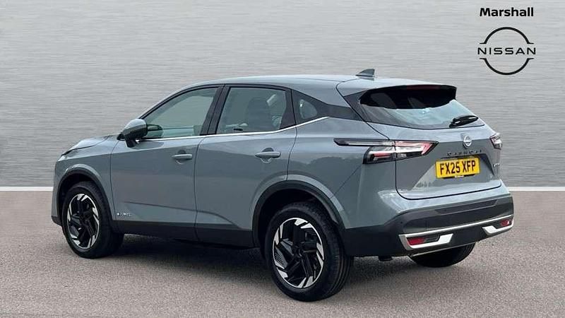 Used Nissan Qashqai Acenta Premium 190 HP (139 kW) 2025 Special metallic  ceramic grey SUV