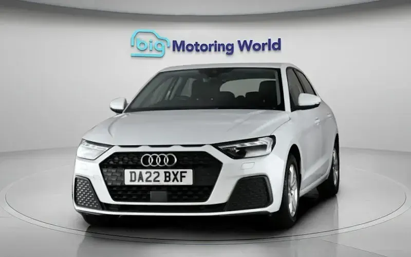 Used Audi A1 Sportback 95 HP (69 kW) 2022 White Hatchback
