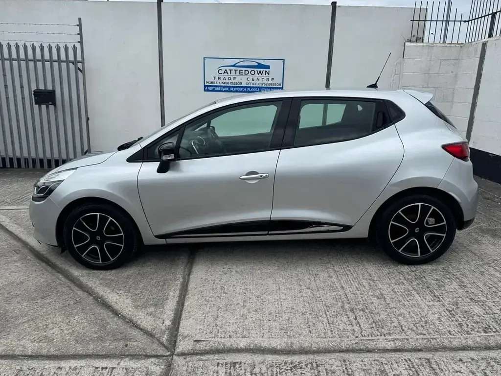 Gebraucht Renault Clio IV Dynamique 90 PS (66 kW) 2015 Silber Kleinwagen