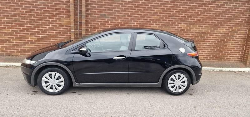 Used Honda Civic SE 98 HP (72 kW) 2009 Black Hatchback