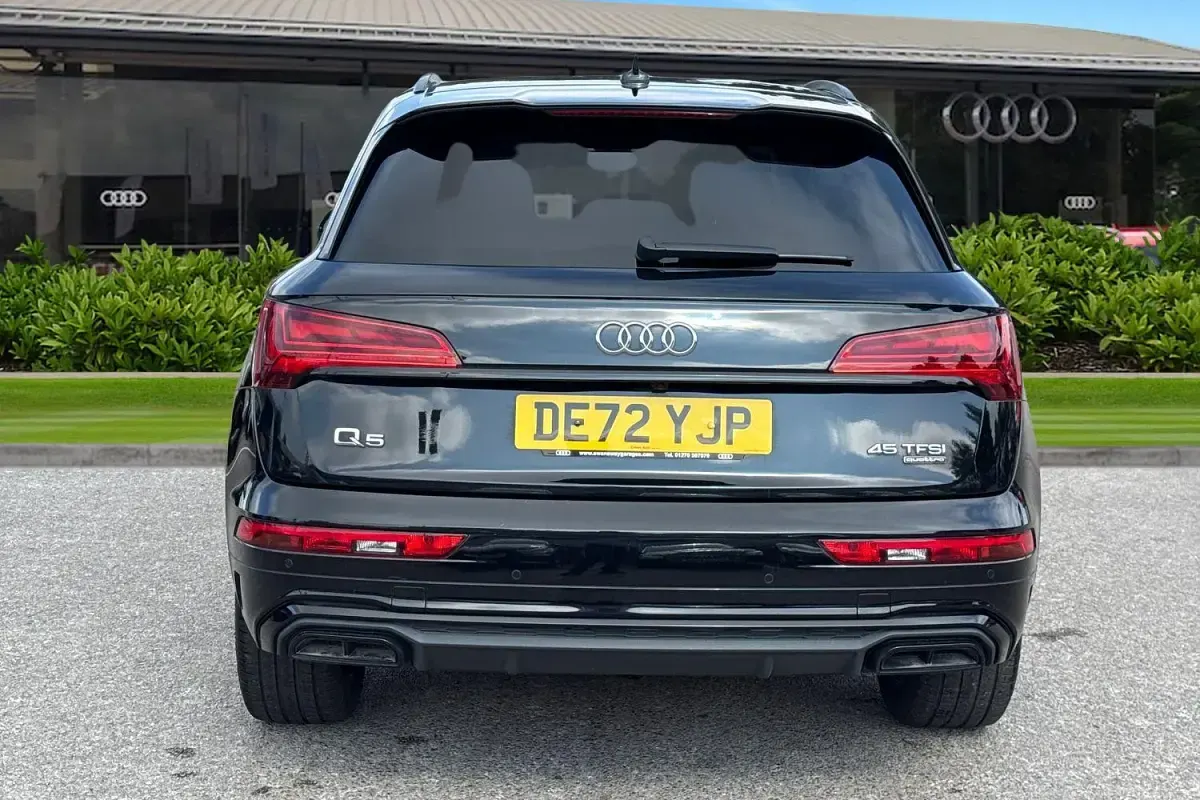 Used Audi Q5 Advanced 265 HP (194 kW) 2022 Black SUV