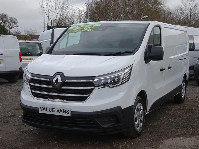Używany Renault Trafic 130 KM (95 kW) 2024 Biały
