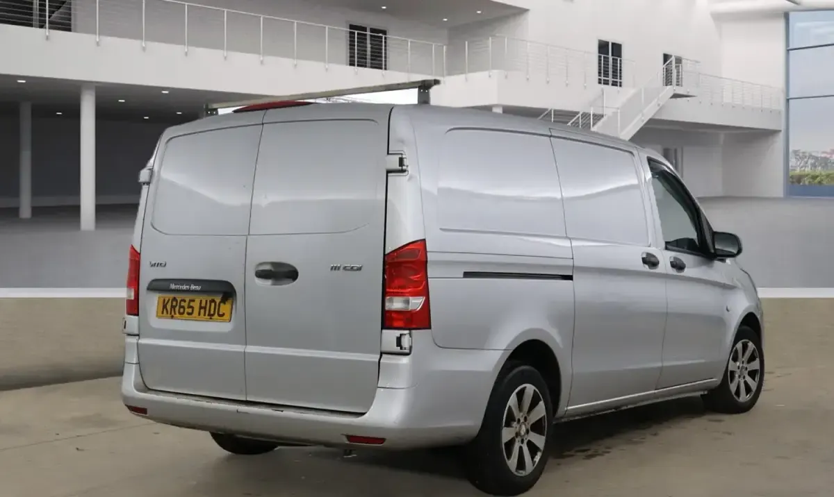 Begagnad Mercedes Vito 2015 Silver Van