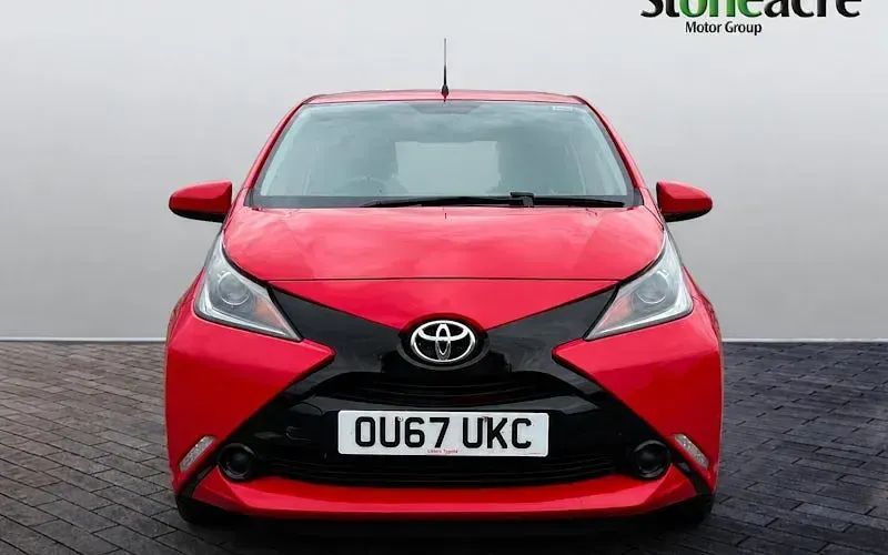 Used Toyota Aygo X-play 69 HP (50 kW) 2017 Red Hatchback