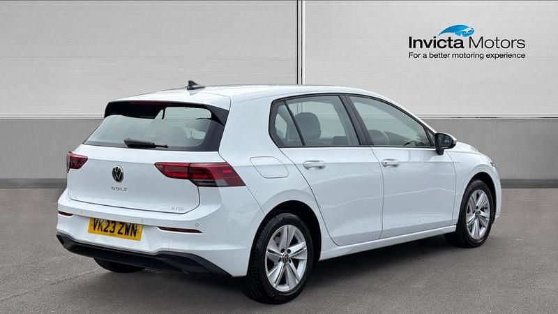 Used VW Golf VIII Life 150 HP (110 kW) 2023 White Hatchback