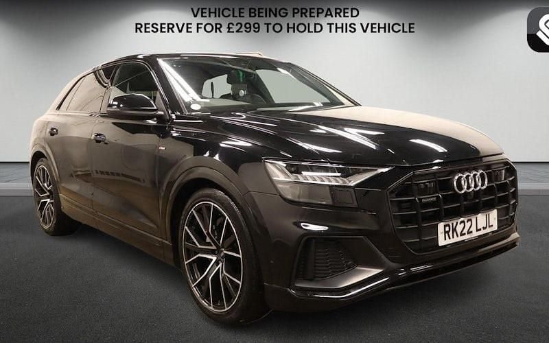 Usado Audi Q8 Black Edition 286 HP (210 kW) 2022 SUV