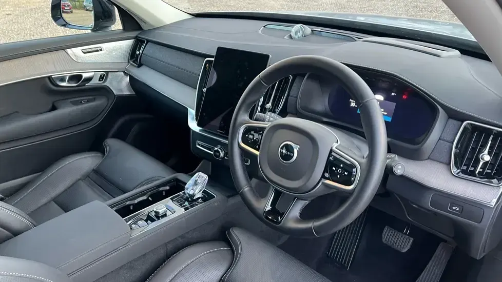 Used Volvo XC90 Ultra 250 HP (183 kW) 2025 Silver SUV