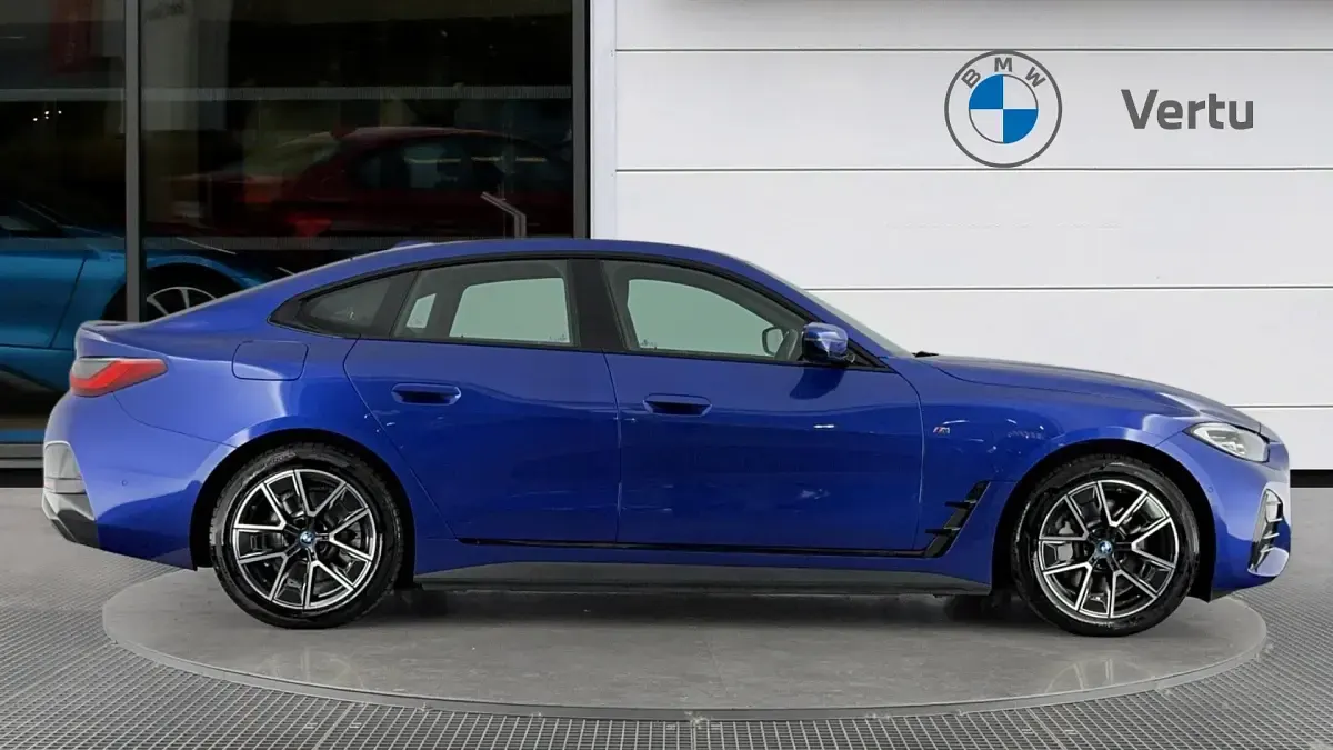 Used BMW i4 Comfort Edition 250 kW (340 HP) 2022 Portimao blue Sedan