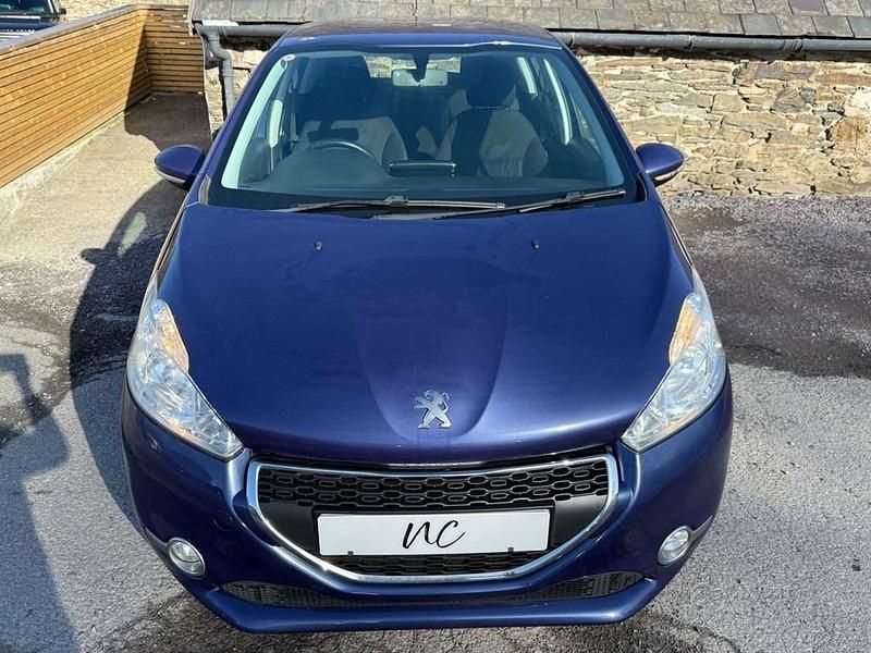 Gebraucht Peugeot 208 Active 68 PS (50 kW) 2014 Blau Kleinwagen
