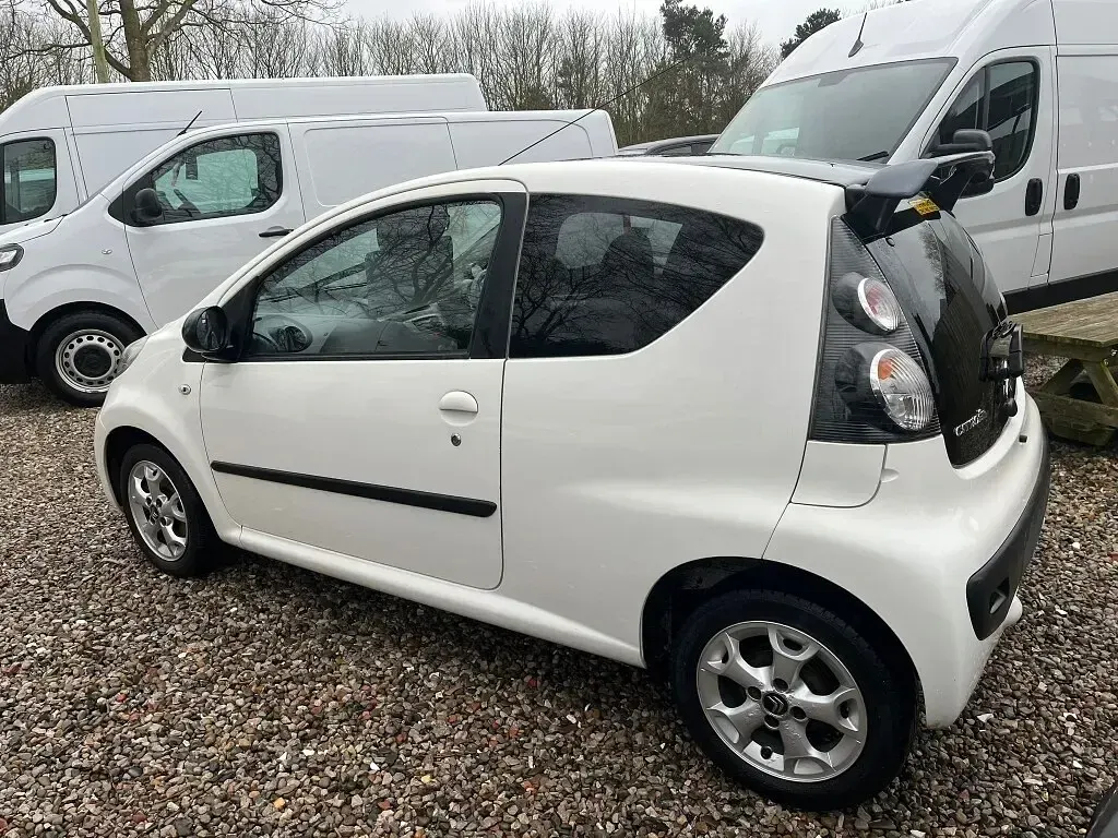 Used Citroën C1 Platinum 2014 White Hatchback