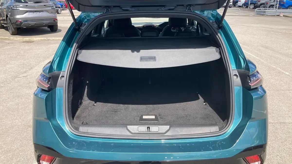 Used Peugeot 308 GTi 131 HP (96 kW) 2025 Blue Estate