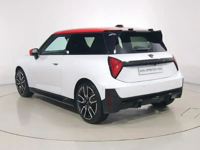 Used Mini Cooper SE Hatch 158 kW (215 HP) 2024 White Hatchback