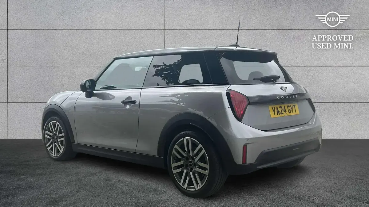 Used Mini Cooper Hatch 154 HP (113 kW) 2024 Silver Hatchback