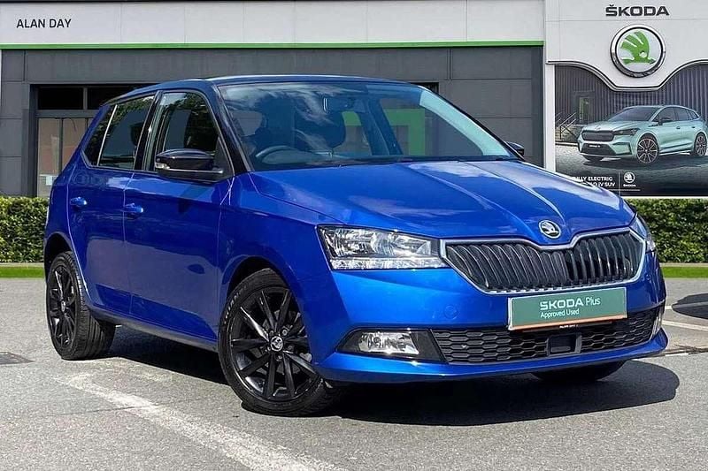 Race blue metallic black magic pearl effect Used 2021 Skoda Fabia SE Hatchback | £9,999 (Fair price) - Image 1/4