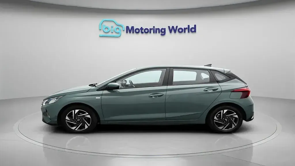 Used Hyundai i20 SE 100 HP (73 kW) 2023 Green Hatchback