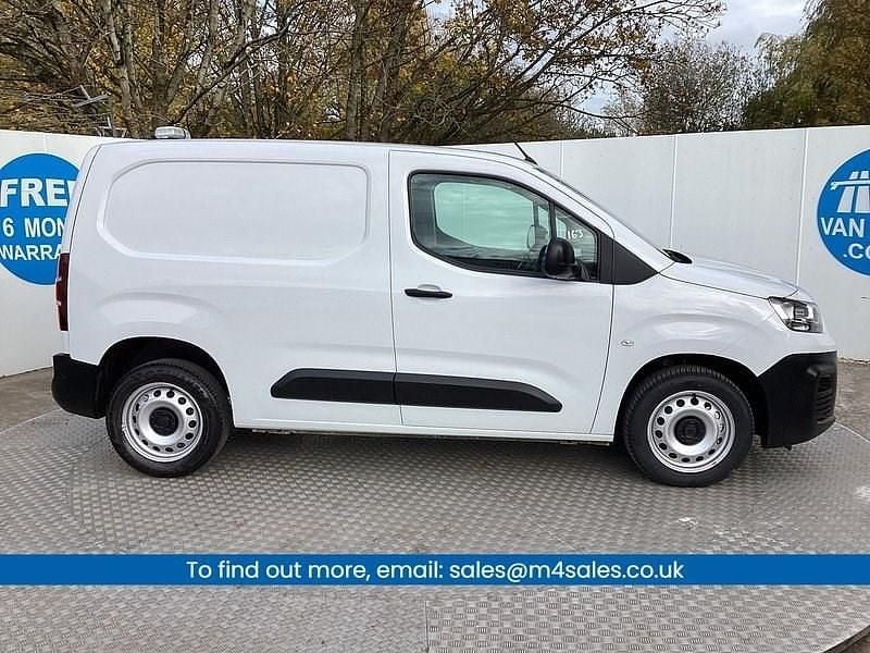 Begagnad Fiat Doblò 2023 Vit Minibuss