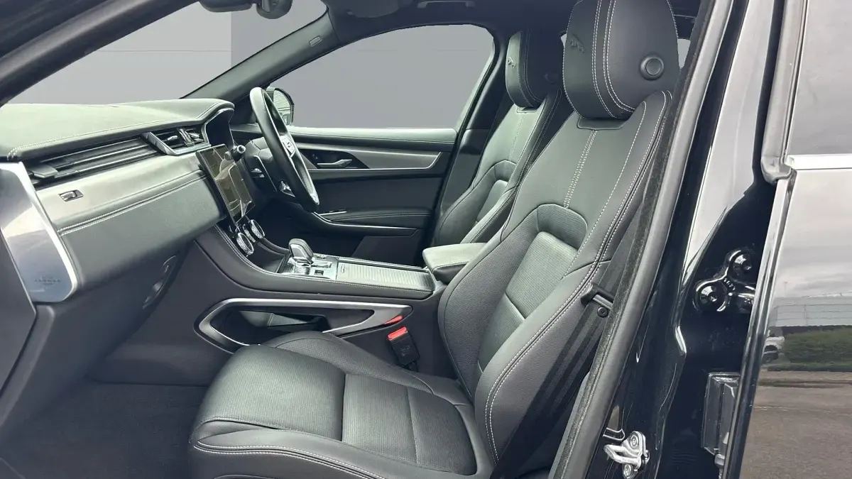 Used Jaguar F-Pace R-Dynamic 204 HP (150 kW) 2022 Metallic  santorini black SUV