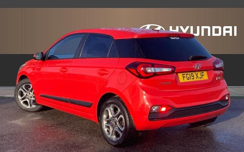 Used Hyundai i20 Premium 84 HP (61 kW) 2019 Red Hatchback